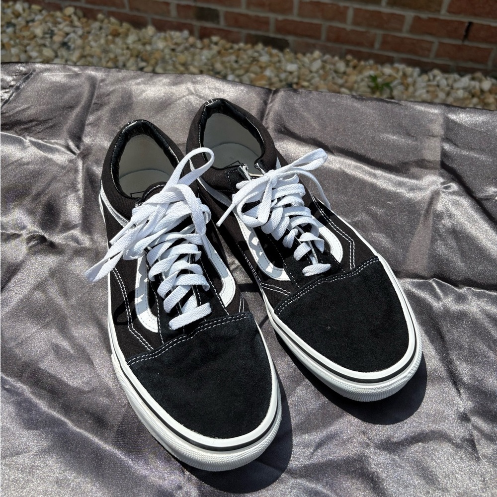 Vans Men's Classic Black and White Sneakers